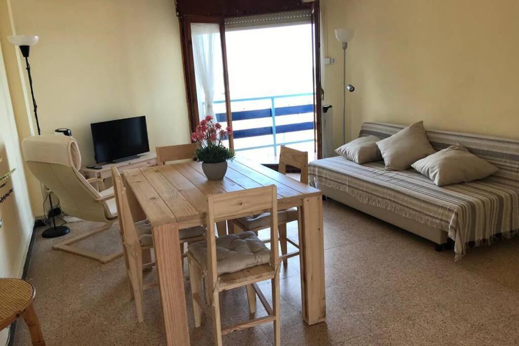 El Faro Apartaments Platja Llarga-Les Salines-Tgn Tarragona Exterior photo